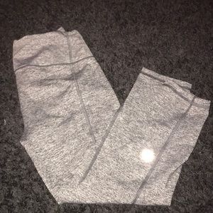 Cropped VSX sport heathered grey leggings!